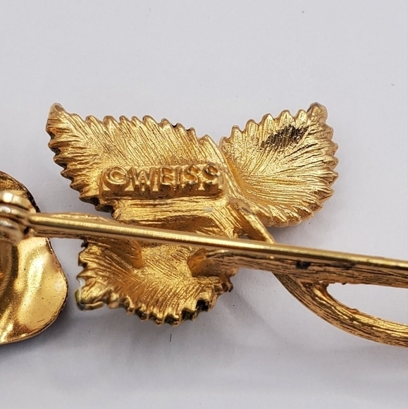 VINTAGE WEISS PURPLE BLOOMING ROSE BROOCH PIN STEM LEAVES GOLD FLOWER JEWELRY - Picture 12 of 12